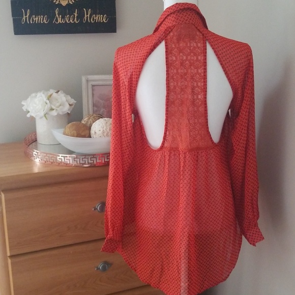 Romeo & Juliet couture hi low cut out tee - Picture 1 of 6